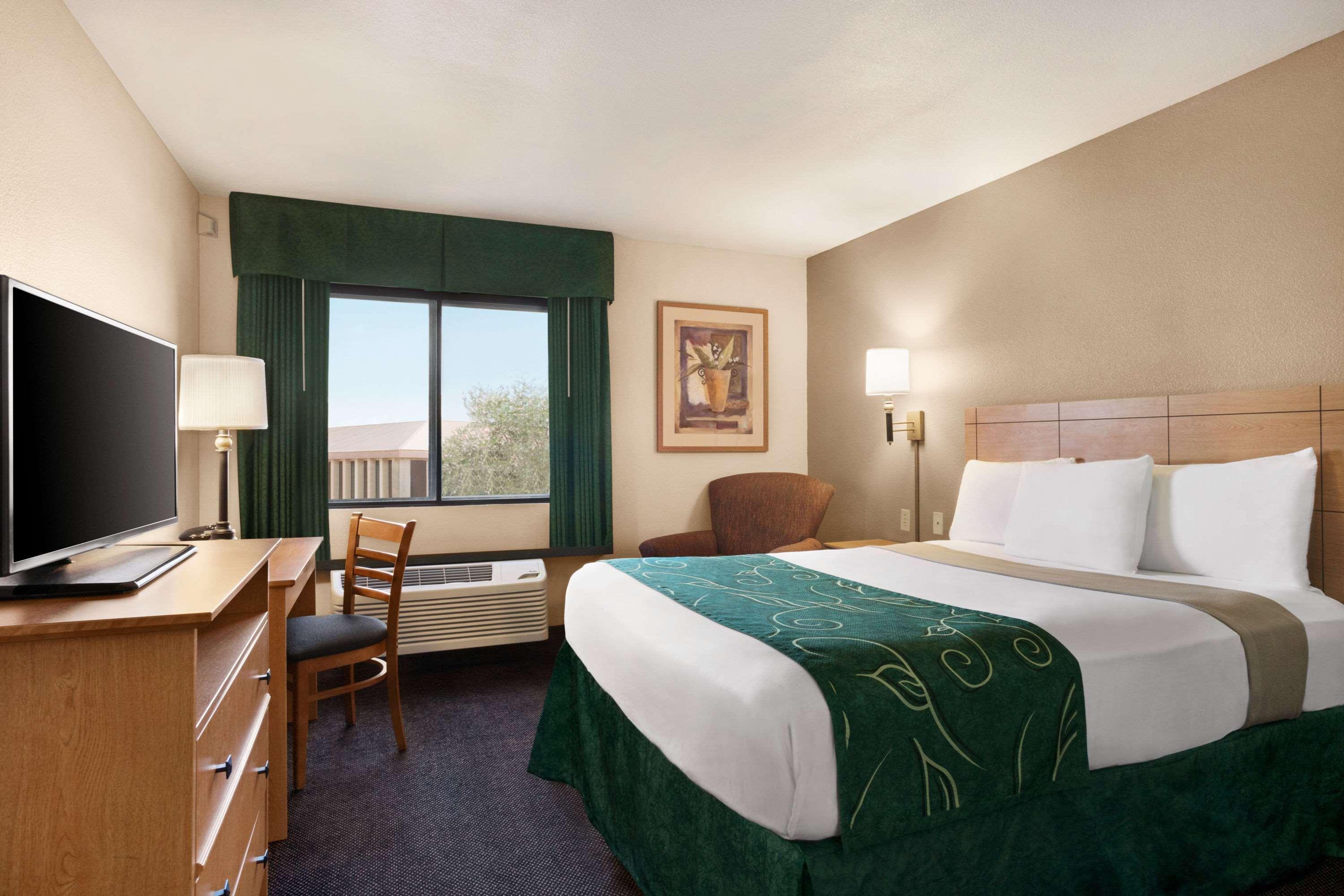 Travelodge By Wyndham Pecos Exterior photo